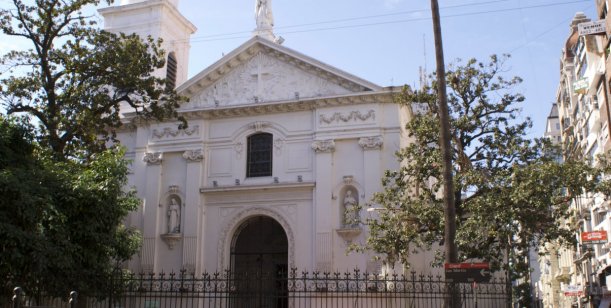 Buenos Aires: frenan una construcción lindera a una Iglesia de 1700 Buenos Aires: frenan una construcción lindera a una Iglesia de 1700